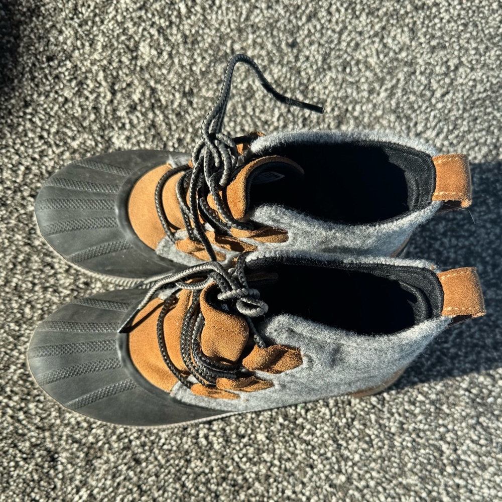 Sorel Gray and Tan Out and About Women’s Boots